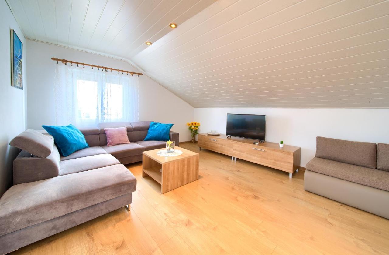 Apartment Mladen Крк Экстерьер фото