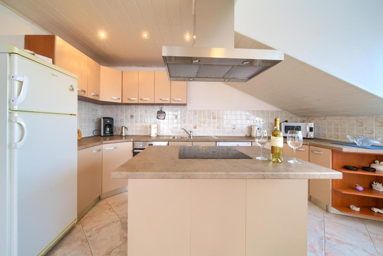 Apartment Mladen Крк Экстерьер фото