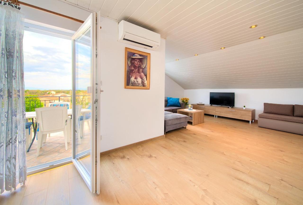 Apartment Mladen Крк Экстерьер фото