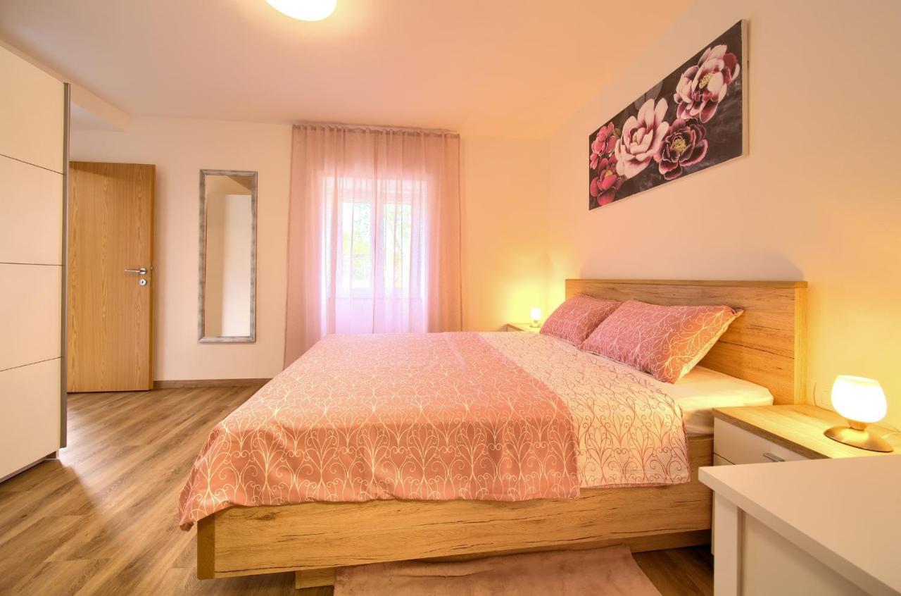Apartment Mladen Крк Экстерьер фото