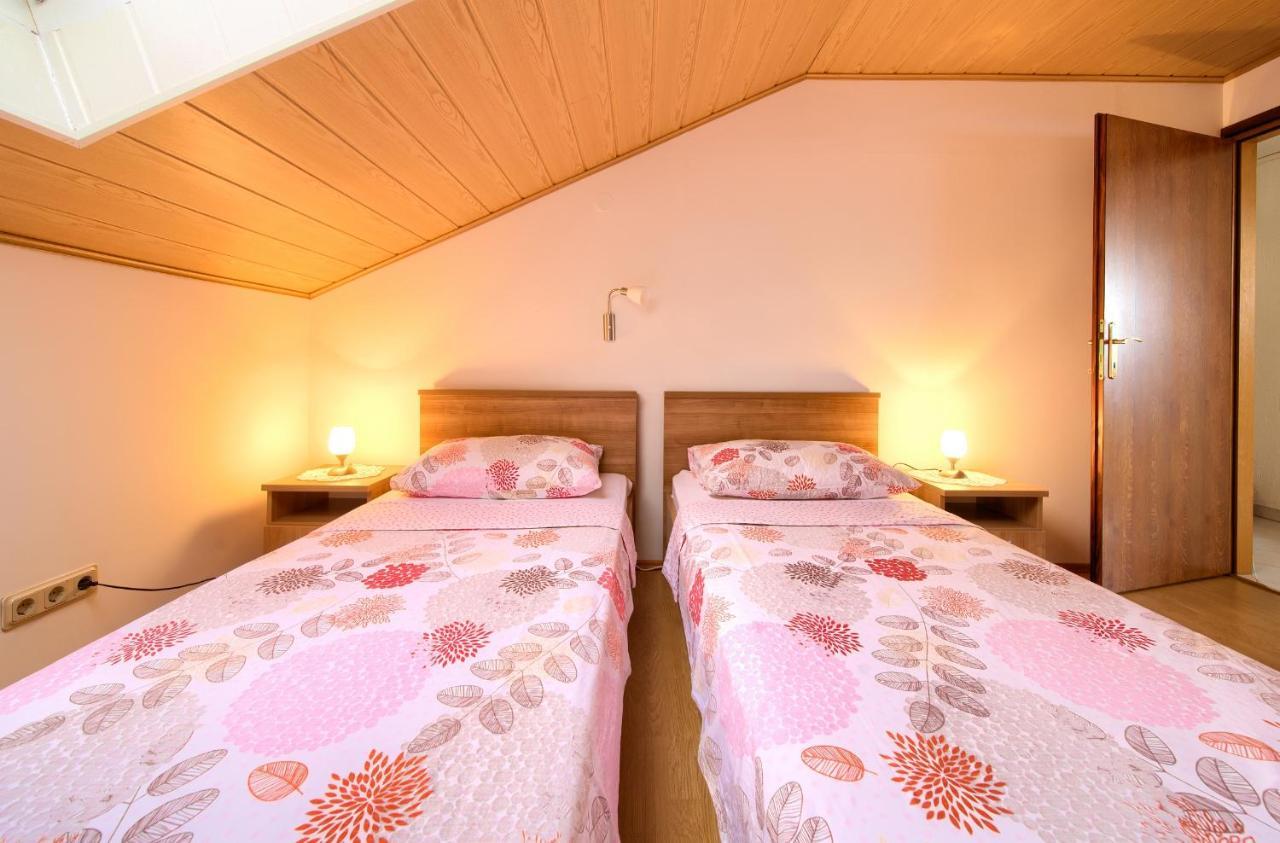 Apartment Mladen Крк Экстерьер фото