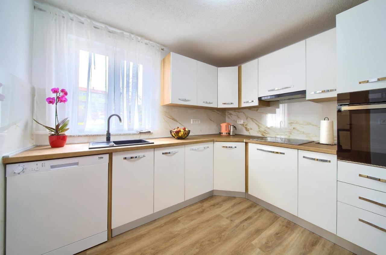 Apartment Mladen Крк Экстерьер фото